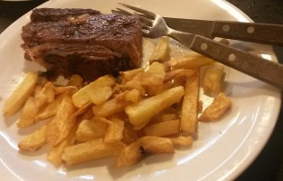 A-gusto---Vacio-con-fritas